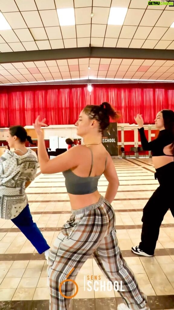 Jade Chynoweth Instagram - Same, but different…couldn’t leave France without dancing with my girls @sarahsddki_ & @noemisimonnn @6emesensschool @taycofficiel