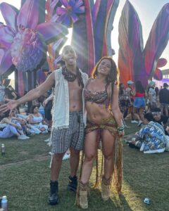 Jade Chynoweth Instagram - Saved the best for last💎🌿🌺 Coachella Day 3 I made this bra! I was so proud😝 felt like a hippie shakira dancing the night away with my man💕 Highlight: @kaliuchis