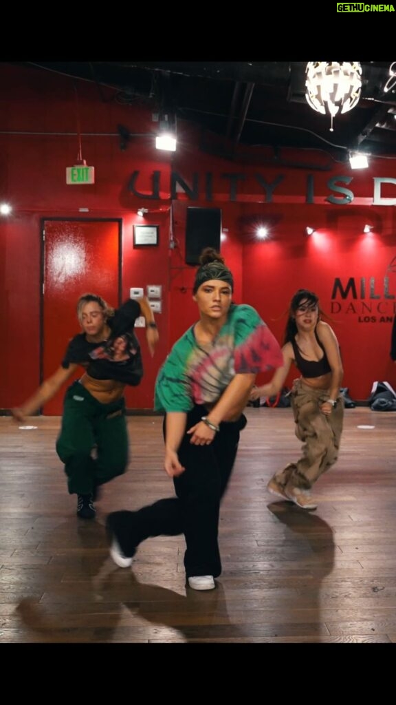 Jade Chynoweth Instagram - Monalisa - We had to do it. Danced by @jadebug98 @isidora__villagra @alyshapercy Choreo @alexander.chung @mdcdance Track “Monalisa” @chrisbrownofficial @lojaymusic @only1sarz Full vid, wide with all groups is live on YT