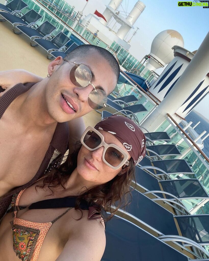 Jade Chynoweth Instagram - Last day with bae on vaca🌴🌊 Huge shoutout to @purevision_optical for both of our prescription glasses that turn into sunglasses in the sun!🙏🏼