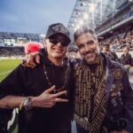 Jaime Camil Instagram - Qué placer y orgullo conocer a @pesopluma 💪🏽🤩 Me da mucho gusto tu éxito y que la estés rompiendo tan cabrón hermano! Congrats! 🙌🏽👏🏽