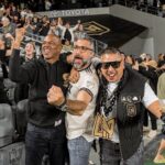 Jaime Camil Instagram - ⏩️ Photo dump from yesterday’s @lafc match… Like my brother @lafcrich says: #winningisfun 🤩🥳💪🏽 But supporting unconditionally 24/7 is better ✊🏽🖤💛 I love you @lafc3252 #lafc #lafc3252 #bestinthewest #1 📷 by the amazing @rubenc_photography