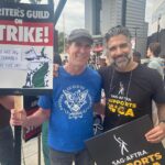 Jaime Camil Instagram - An honor to join my brothers and sisters at the picket line @wgaeast @wgawest #wgastrong 💪🏽✊🏽 Great seeing and singing with you @gabrielleruiz @cincopedia Universal Studios Hollywood