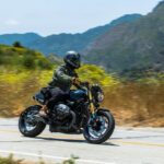 Jaime Camil Instagram - Qué sabroso es recorrer los cañones de Malibu y si pasan por 27735 Mulholland Highway sonrían porque seguro mi amigo @victoryjon los va a fotografiar 📷💪🏽🖤🏍️ / Love riding the Malibu Canyons, and if you drive by 27735 Mulholland Highway smile! Because my buddy Jon will get you 📷💪🏽🖤🏍️