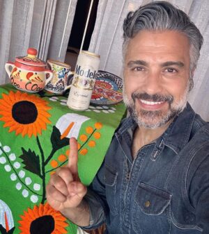 Jaime Camil Instagram - -En Español más abajo-
I’m teaming up with @modelousa for its #CincoAuténtico campaign to inspire people to authentically celebrate the rich Mexican history behind #CincoDeMayo! Fans can support Mexican and Mexican-American small businesses by visiting the digital #ModeloMercado at @ModeloUSA And if you’re in Los Angeles, come celebrate authentically WITH ME at The Modelo #MuseumOfCinco pop-up on Sunday, May 7 at the @placitaolvera Cinco de Mayo Festival from 12 to 6pm!
#modelopartner #ad #for21 🙌🏽🥳🇲🇽
——-
Estoy feliz de colaborar con @modelousa en la campaña #CincoAuténtico para inspirar a que la gente celebre de manera más auténtica el #CincoDeMayo y conozca un poco más la historia detrás de esta fecha. La gente podrá apoyar a las pequeñas empresas Mexicanas y México-Americanas visitando el #modelomercado en @modelousa y, si estás en Los Angeles, ven a conocerme al #MuseoDeCinco el Domingo 7 de Mayo (de 12pm a 6pm) en la #placitaolvera #anuncio #para21+ 🙌🏽🥳🇲🇽