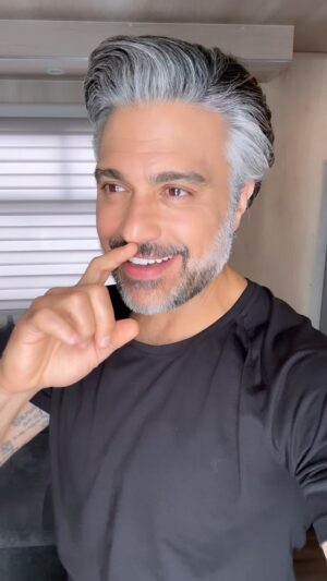 Jaime Camil Instagram - Yo guys! #snag is NOW AVAILABLE on every digital platform! Just follow the smart link to watch it! 💪🏽😎 / #snagmovie YA ESTÁ DISPONIBLE en todas las plataformas digitales! Sigue este link para verla! https://paramnt.us/SnagMovie @paramountmovies @ben.milliken @sofia_96castro