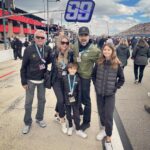 Jaime Camil Instagram - As always, your hospitality and generosity is overwhelming @nascar 🙏🏽🙇🏽‍♂️ Thank you for hosting my family and me at @autoclubspeedway’s last run! And, of course, we took the picture next to @daniel_suarezg pit 💪🏽😎💥🏁 @nascaronfox #onelasttime #nascar —- Gracias por su atención y generosidad #nascar! Mi familia y yo la pasamos de maravilla! 🙏🏽🙇🏽‍♂️🖤🏁 Next Gen CA