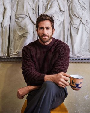 Jake Gyllenhaal Instagram - Everyday Art, Everyday Life.
Jake Gyllenhaal is the official talent of the new Oriente Italiano campaign, photographed by @graysorrenti 

#Ginori1735 #JakeGyllenhaal #design #art #madeinitaly #porcelain #handmade #OrienteItaliano