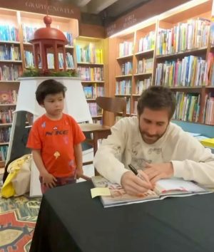 Jake Gyllenhaal Instagram - Thank you to all the Aunts, Uncles, Nieces & Nephews who came out to the reading at @mcnallyjackson today —You are now officially members of The Secret Society of Aunts & Uncles! #thesecretsocietyofauntsanduncles