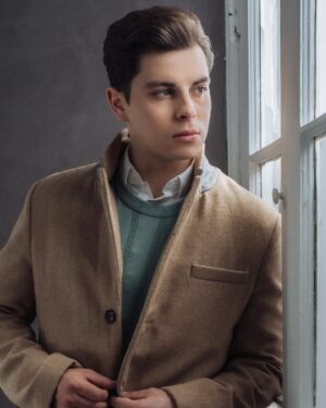 Jake T. Austin Instagram - 2️⃣0️⃣2️⃣1️⃣ > 2020
[My latest interview, swipe up in my story highlight ⬆️]
💻Writer: Markos Papadatos 
(@thepowerjournalist)
 📸 Photography:
@andrewmgleason
💈Grooming:
@nicole_san
📖Booking:
@mrandrewjpham