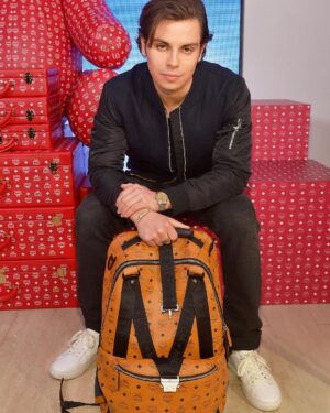 Jake T. Austin Instagram - Who’s your #MCM ? Comment your thoughts 📲
(backpack @mcmworldwide )