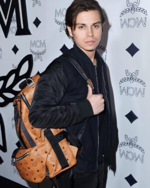 Jake T. Austin Instagram - Who’s your #MCM ? Comment your thoughts 📲
(backpack @mcmworldwide )