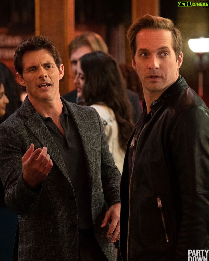 James Marsden Instagram - It’s time to #PartyDown again! 🎀 Had a ridiculously fun time joining my friends @jennifer.garner @mradamscott @kenmarino @hiryanhansen @meganomullally @janelynchofficial and @martinstarr for @partydownstarz Season 3. Watch the premiere this Friday on STARZ in the US and LIONSGATE+ internationally.