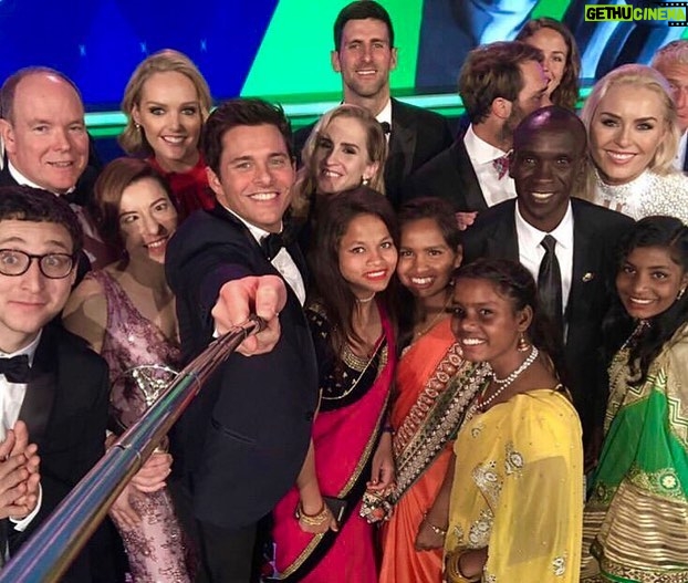 James Marsden Instagram - First time using a selfie stick so I needed to make sure the photo was worth it. I spy a Prince, a @djokernole, @lindseyvonn @kipchogeeliud @tonyhawk and other incredibly inspiring people. Thank you @laureussport for letting me host the Laureus World Sports Awards 2019! If you couldn’t tell, I had a blast. #laureus19 #sneakersforgood Monte-Carlo, Monaco