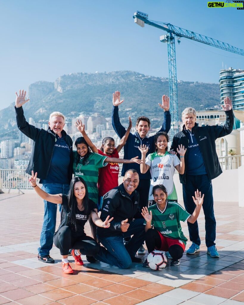 James Marsden Instagram - Here in Monaco to host the 2019 Laureus World Sports Awards! Lucky enough to have a pre-show kick around with the incredibly inspiring young girls from @yuwaindia alongside @borisbeckerofficial @official_cafu, Arsène Wenger and @raquelfreestyle. Time to get ready for the show! @laureussport #laureus19