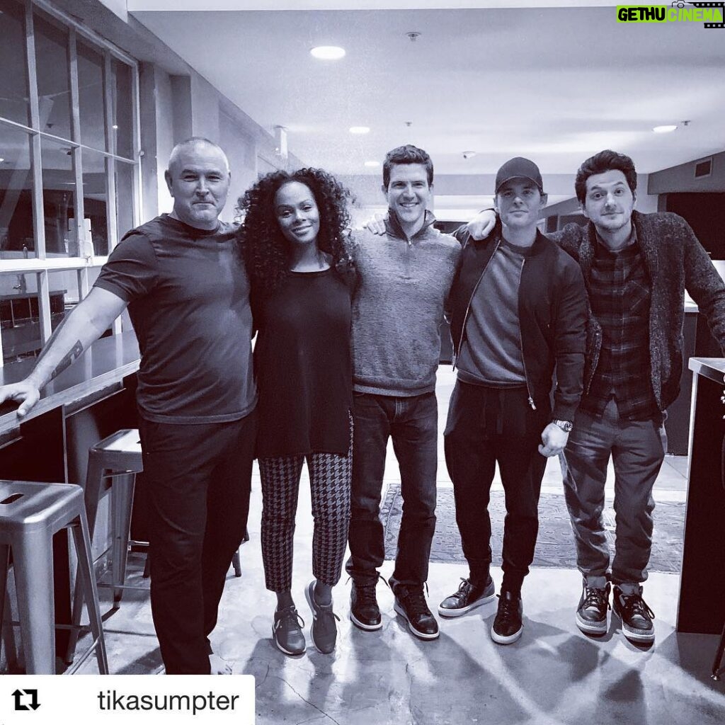 James Marsden Instagram - #repost from last night hanging with the #Sonic crew at #Blur studios. @tikasumpter @rejectedjokes @fowltown #TimMiller