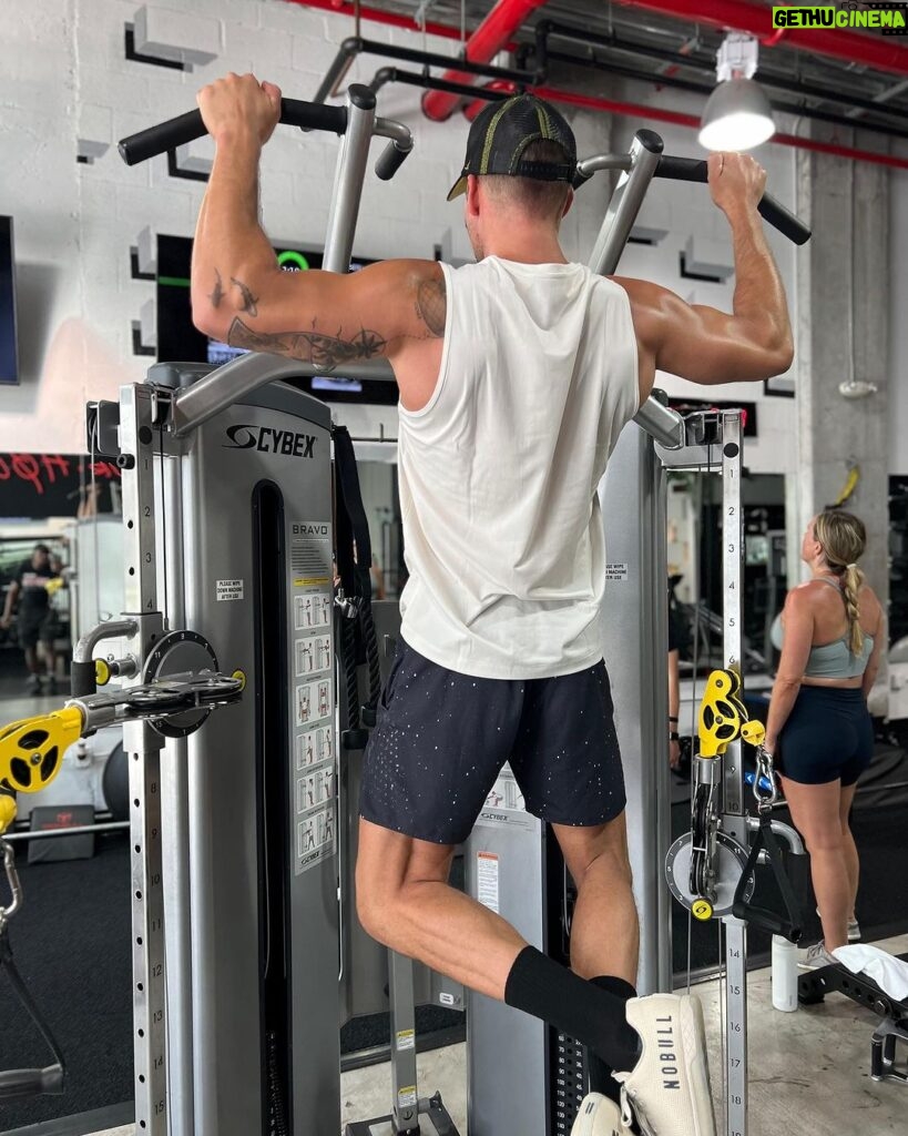 James Maslow Instagram - Coffee, ice baths and daily fitness…but not always in that order. It’s hard to maintain some of my routine on tour but daily fitness (and coffee let’s be real) is a non negotiable. What are your must-do daily habits? Drop me a comment! Los Angeles, California