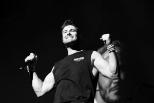 James Maslow Instagram - 33 and life is great 😁 To my girlfriend, my friends, my band mates, my family, my team and my fans, thank you for helping make this last year so rewarding. I have a feeling that this next one is going to be even better! So much love and gratitude for you all and this wild life I get to live.

#birthday #33 #happybirthdaytome #bigtimerush #jamesmaslow