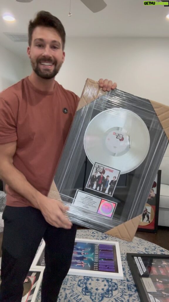 James Maslow Instagram - To all the Rushers who have supported me and Big Time Rush over the years, THANK YOU! These records have been in the box for a while, but now that I have more room again I am honored to hang them on the wall. This is because of you, and I’m eternally grateful. Now let’s go make some more music and add to the collection! #bigtimerush #platinumrecords Nashville, Tennessee