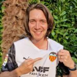 James Phelps Instagram - I wish I was in Seville right now! Copa Del Rey final tonight . I was there a few years ago when Valencia last won, it was one of the beat atmospheres I've ever been in. #valencia #betis #copadelrey La mejor de las suertes @valenciacf !! AMUNT 🦇⚽️🇪🇸
