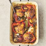 Jamie Oliver Instagram – We all know that feeling when it’s time for dinner after a long day and you just want something fast and easy to whack in the oven. Loads less washing up is a bonus too ha ha ! I’ve put together 16 simple oven baked dishes for you lovely lot for that exact reason and you can find the link for them all in my bio ! Xxx

#dinnerideas #easycooking #traybake
