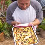Jamie Oliver Instagram - I’ve always been pretty chuffed with this cannelloni filling technique ha ha who’s tried it ?? The mushroom filling with sweet leeks, onions and gorgeous creamy cheese sauce is a great one if you’re trying to reduce your meat intake. And for all the meat lovers out there trust me when I say you really won’t miss it in this dish ! Recipe link as always in my bio x x #cannelloni #weekendvibes #dinnerideas