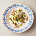 Jamie Oliver Instagram - Fancy some quick & easy mealtimes in 30 minutes or less....well look no further you lovely lot ! Hit the link in my bio for everything from flavour-packed pastas to one-pot wonders. This really is easy cooking at its best !! AND every recipe is shown in both US and metric measurements.....yep I’ve got you, big love x x x #5ingredientsmed #quickandeasy #dinnerideas