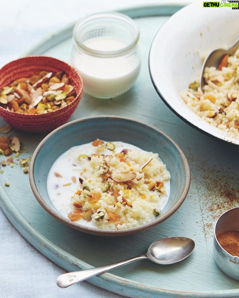 Jamie Oliver Instagram - There’s no better way to start the day than with a healthy, delicious and nutritious breakfast, it really does set you up for the day ahead whether you’re working from home or out and about! Hit the link in my bio for a whole host of lovely breakfast ideas x x #breakfast #mondaymotivation #breakfastideas
