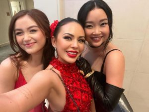 Janel Parrish Instagram - The Song Covey sisters for life 🥹 the reunion my heart needed. Love you sisters @lanacondor @annacathcart #unforgettablegala2023
