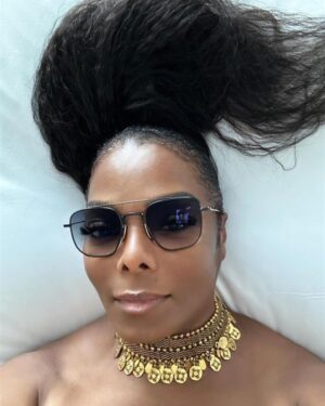 Janet Jackson Instagram - I visited @asasoltan’s wonderful boutique today! It was full of gorgeous kaftans, sexy jewelry, amazing crystals and more…..your girl left with several bags! 😉♥️ @asakaftans