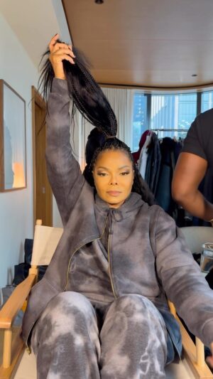 Janet Jackson Instagram - 😘

#TogetherAgainTour 🫶🏽