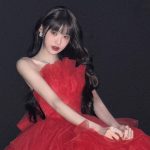 Jang Won-young Instagram - Feeling the end of the year🥂🖤✨