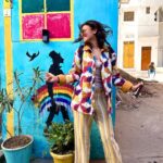 Janki Bodiwala Instagram - Two personalities in one picture, choose one!