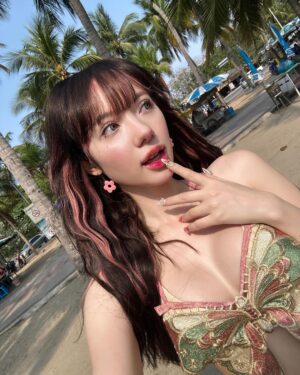 Jannine Parawie Weigel Instagram - ก็ไม่รู้…🦋🌸