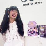 Jannine Parawie Weigel Instagram - เสื้อผ้าของพลอยต้องเรียบเป๊ะ! และห๊อมหอม! จะออกงานไหนพลอยก็มั่นใจสุดๆ เพราะพลอยใช้ไฟน์ไลน์สเปรย์หอมรีดผ้าเรียบ เพอร์ฟูม คอลเลคชั่น เพราะกลิ่นหอมอ่อนๆ ไม่ฉุน และรีดเรียบตัวแม่แบบไฟน์ไลน์นี่สิ เค้าถึงได้เป็นสเปรย์รีดผ้าเรียบ No.1 และตอนนี้เค้าอยากจะฉลองกับทุกคนผ่านแคมเปญฉลอง 12 ปีรีดผ้าเรียบ No.1 ที่ร่วมกับ sos ผ่านกิจกรรมสุดพิเศษ แถมยังได้ลุ้นรับของรางวัลอีกมากมาย ..ร่วมสนุกกันได้ที่เพจไฟน์ไลน์ และ ร้าน sos ทุกสาขา ตั้งแต่วันนี้ถึง 13 ก.ย.66 มาตามหาความเรียบตัวแม่กันค่ะ ห้ามพลาดความสนุกนี้นะคะบอกเลอ #ฉลอง12ปีรีดผ้าNo1 #FinelineFabricStarch