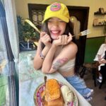 Jannine Parawie Weigel Instagram - อย่าขอให้เราเจอแต่สิ่งดีๆเลย เรากลัวว่าเดี๋ยวเราจะไม่เจอเธออีก🥺👉🏻👈🏻5555555 @atmos_bangkok @atmos_thailand Phuket Old Town (ย่านเมืองเก่าภูเก็จ)