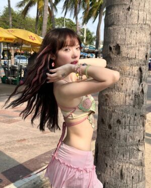 Jannine Parawie Weigel Instagram - ก็ไม่รู้…🦋🌸