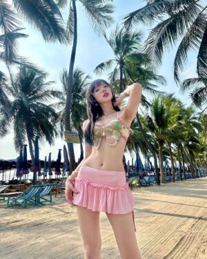Jannine Parawie Weigel Instagram - ก็ไม่รู้…🦋🌸