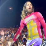 Jared Leto Instagram - When everybody keeps telling me to cut my hair 🤣🙅 What do you think for tour, long or short?? Can’t wait for more moments like this 🖤