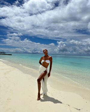 Jasmine Tookes Instagram - 🌊🌞🤎