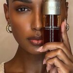 Jasmine Tookes Instagram - Let’s hear it for the glow @clarinsusa #DoubleSerum #DoubleSerumEye #ClarinsLipOil #ClarinsPartner