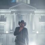 Jason Aldean Instagram - When u grow up in a small town, it’s that unspoken rule of “we all have each other’s backs and we look out for each other.” It feels like somewhere along the way, that sense of community and respect has gotten lost. Deep down we are all ready to get back to that. I hope my new music video helps y’all know that u are not alone in feeling that way. Go check it out!