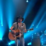 Jason Aldean Instagram - First time playing Tough Crowd LIVE last nite at the @acmawards.🤘🏼 If u missed it, watch it at the link in bio.