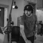 Jason Aldean Instagram - Day 2 in the studio! We cut 9 songs in 2 days and we recorded some 🔥 today 😳. Can’t wait for u guys to hear what we’ve been working on. 📸: @justinmrusek