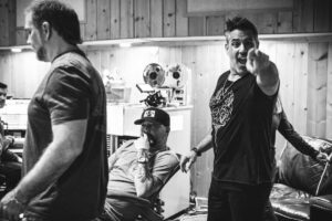 Jason Aldean Instagram - Today was the first day of recording the new album. Always a blast when we start making new music together. Love all these guys who have played on pretty much everything with me since the beginning. Album #11 Let’s fuckin GET IT!!!!!!! 💿. 
📸: @justinmrusek