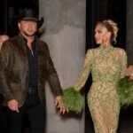Jason Aldean Instagram - Today and every single day from now on. Happy Valentine’s Day baby. I love you to pieces and I wouldn’t wanna do life with anybody else. ❤️