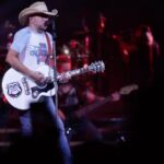 Jason Aldean Instagram - Thank u guys for an amazing year. Bring on 2023! 🤘🏼