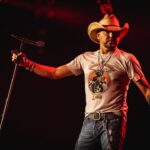 Jason Aldean Instagram - Mizzou was 🔥. Tonight is the last show of the Rock n Roll Cowboy tour in Wichita. Thanks to everyone who came out to see us this year. It’s been Amazing!!! We love U guys and appreciate it more than y’all know. 🤘🏼 📸: @justinmrusek