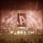 Jason Aldean Instagram - Heading in to the last weekend of the #RockNRollCowboyTour. Des Moines, Columbia, & Wichita - let’s rock! Shout out to @luzstudio_mtl for helping us put together such a badass show! 🎥: @luzstudio_mtl
