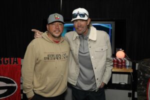 Jason Aldean Instagram - Sometimes you just have one of those special nights that you will never forget. I had one of those tonight in Oklahoma City. Thank you to a true fucking legend @tobykeith for coming out tonite. Mad respect and u brought the house down big Dawg! 🤙🏼. 📸: @justinmrusek